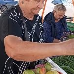 Покупка овощей у бабушек на улице: риск или выгода?