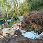 Уборка мусора в заводском